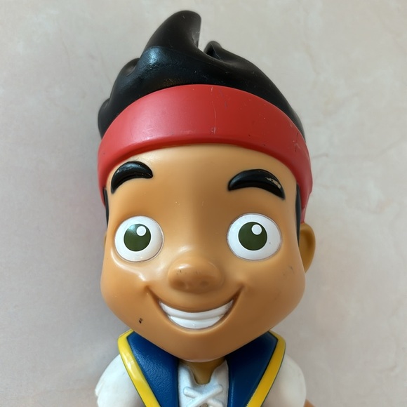 🏴‍☠️✨Disney Junior Jake and the Never Land Pirates –Jake Talking Figure Doll✨ - Picture 5 of 7